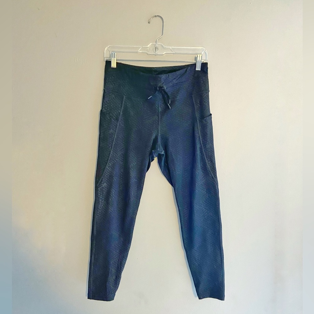 Black snake print leggings